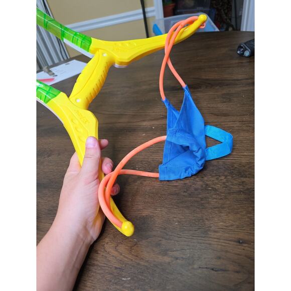 Bunch O Balloons Tropical Party Slingshot - Picture 11 of 16